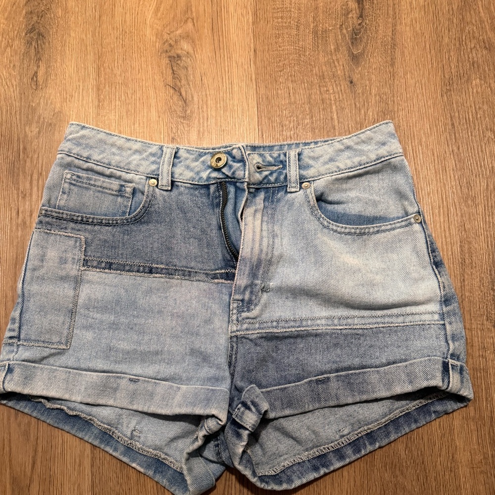Bullhead jean shorts